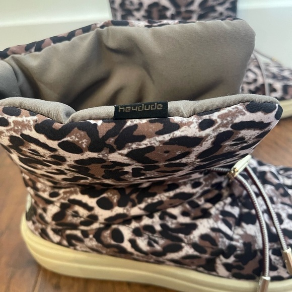 NWOB HeyDude Margot Eco Leopard Boot Size 7 - Picture 6 of 6